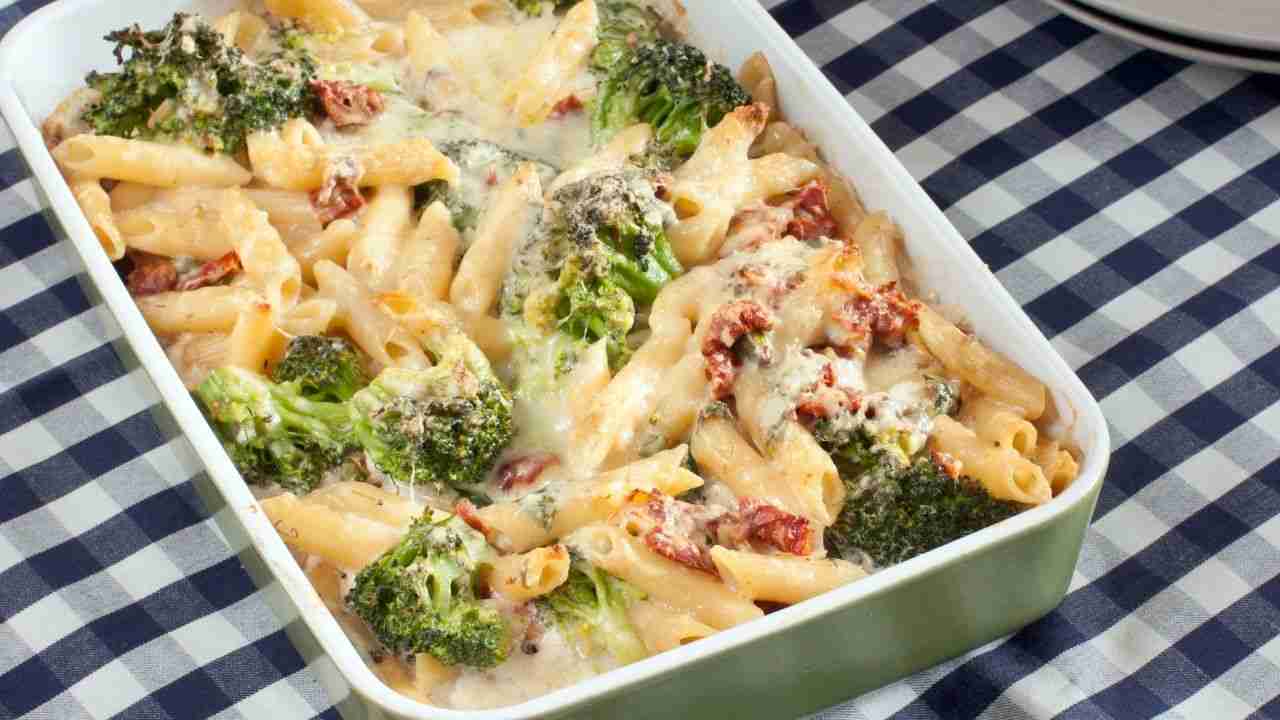 pasta forno broccoli salsiccia