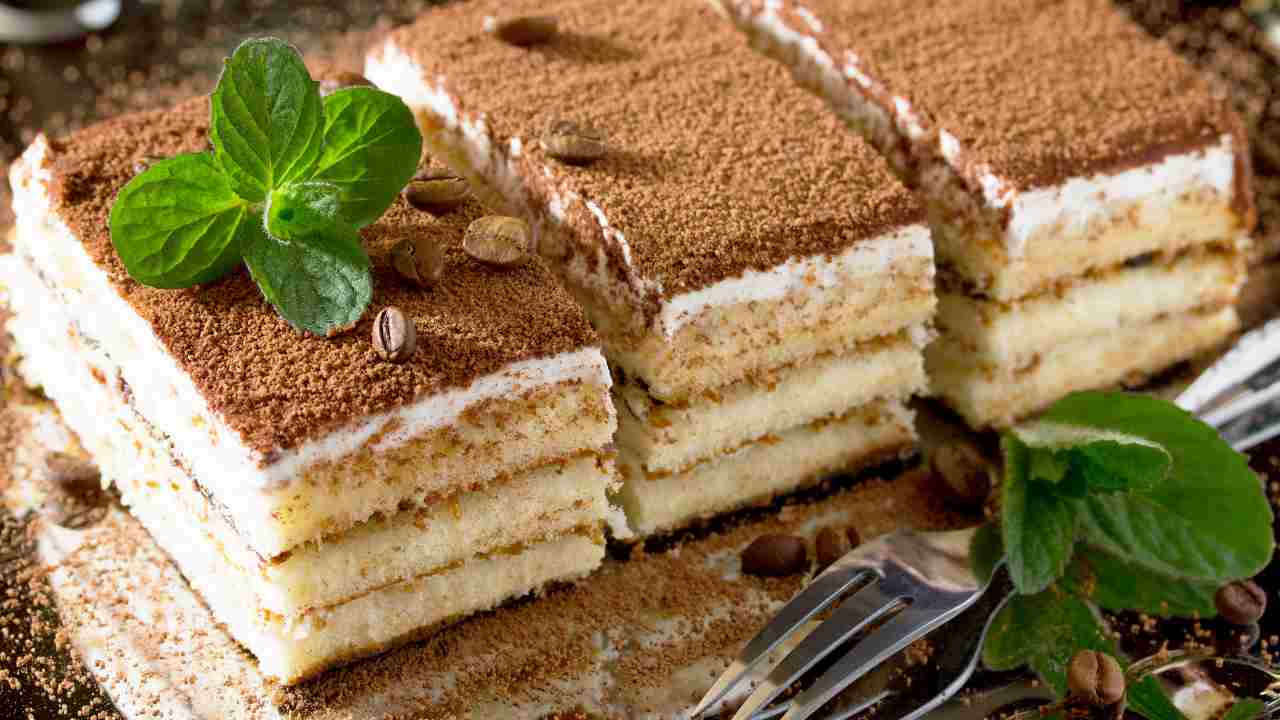 Tiramisù con pan di Spagna veloce