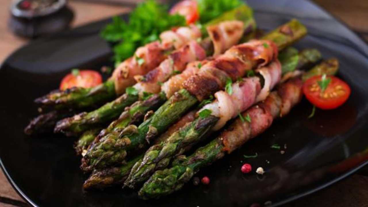 asparagi al prosciutto