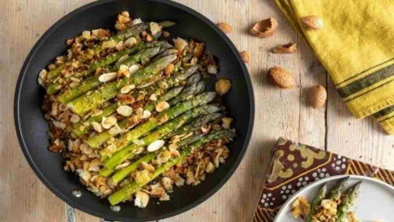 asparagi alle mandorle