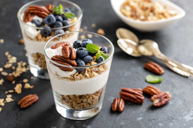 crema con granola e noci