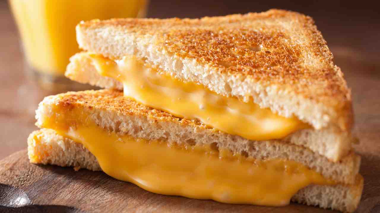 toast formaggio microonde