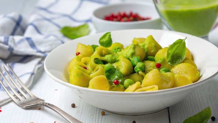 pasta e piselli alla napoletana