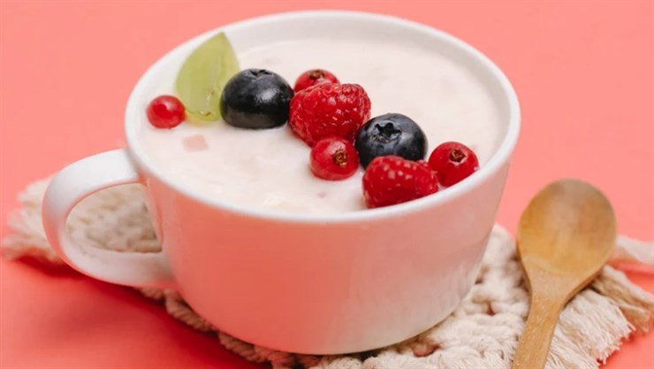 yogurt bianco colazione