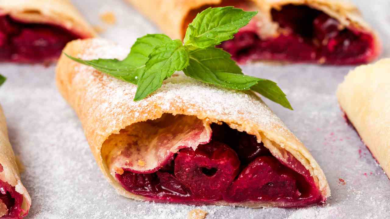 Mini strudel alle fragole