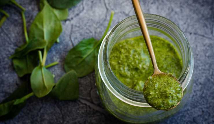 Spaghetti al pesto e pomodorini