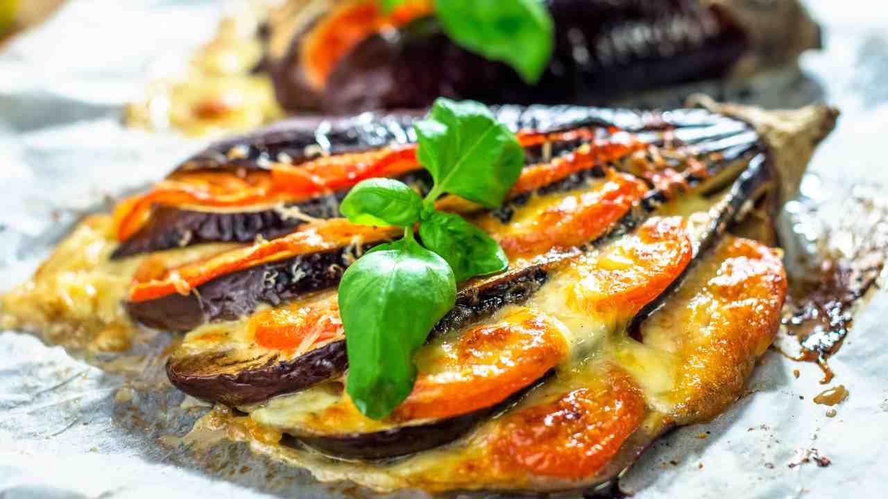 Melanzane a ventaglio alla caprese