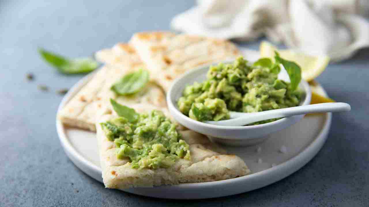 crostini con crema di avocado light