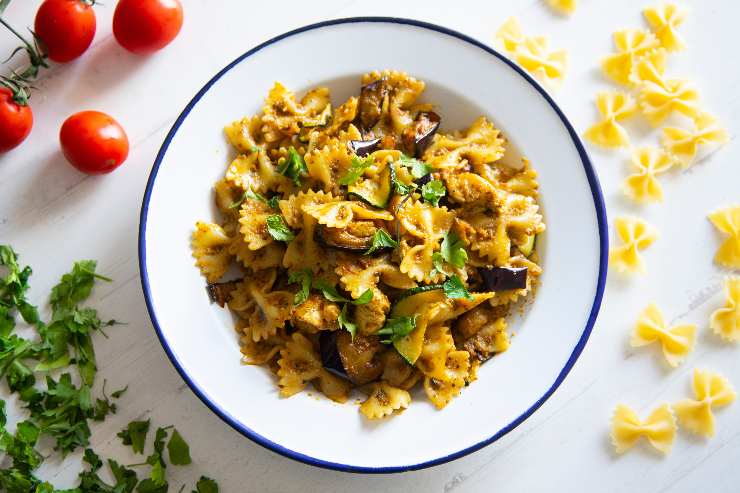 pasta melanzane e pesto