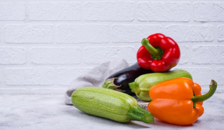 Caponata di verdure in padella