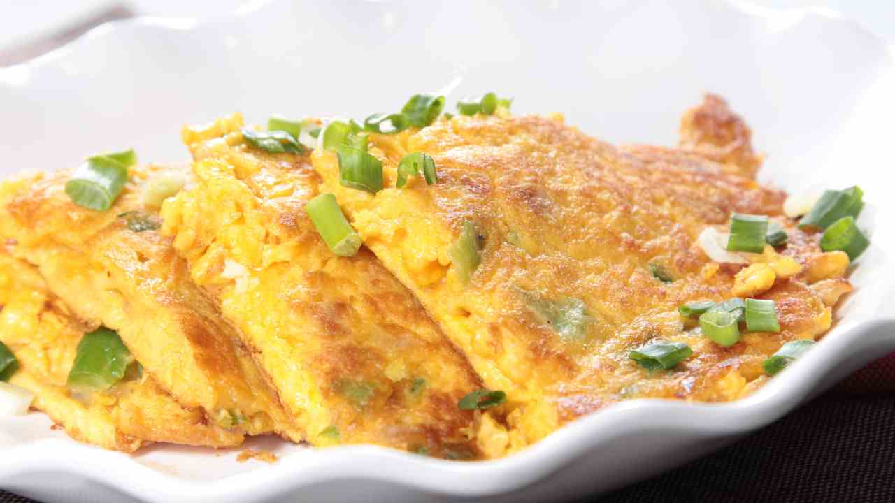 Frittata con scamorza in padella