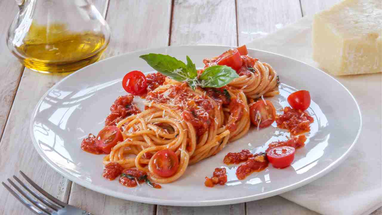 Spaghetti al pomodorino e parmigiano