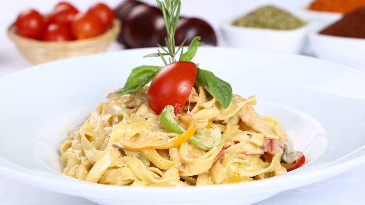 Tagliatelle cremose con verdure