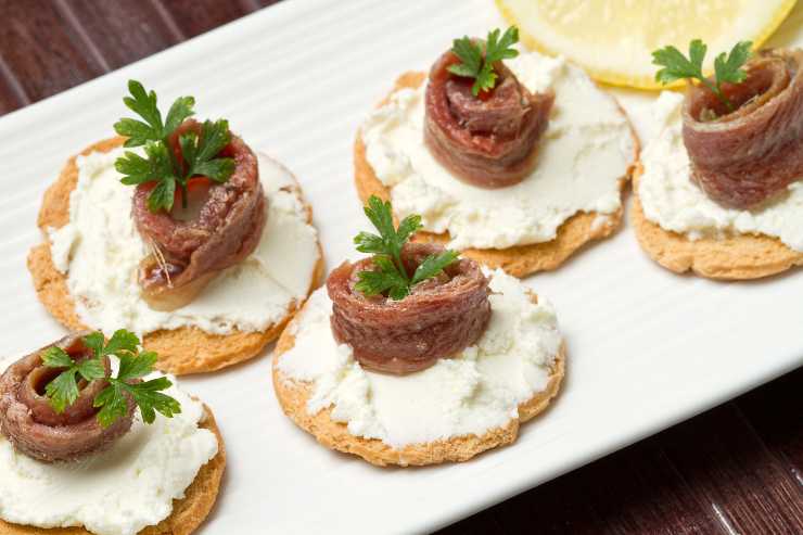 crostini stracciatella alici