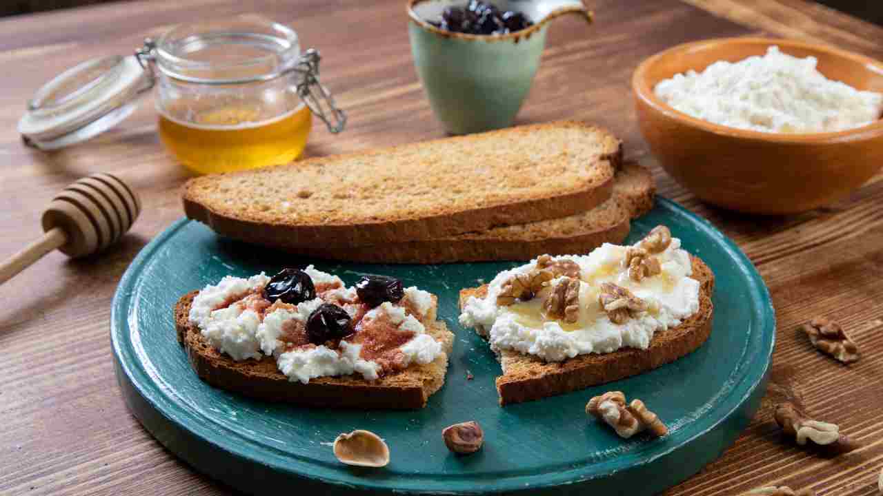 crostini ricotta e noci