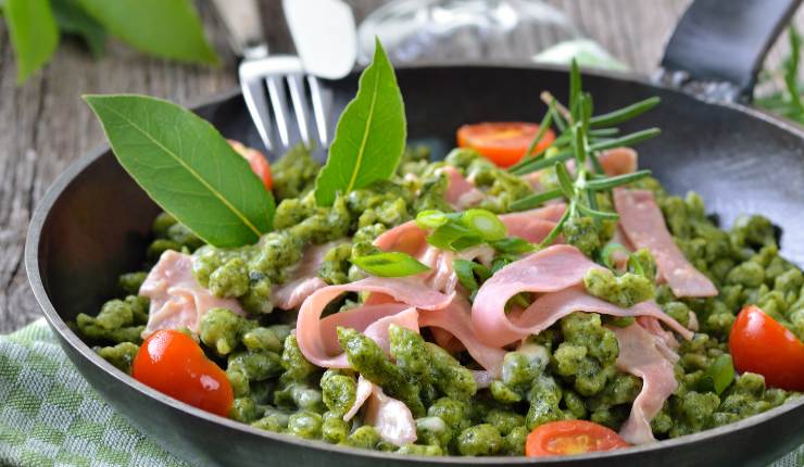 späztle spinaci prosciutto