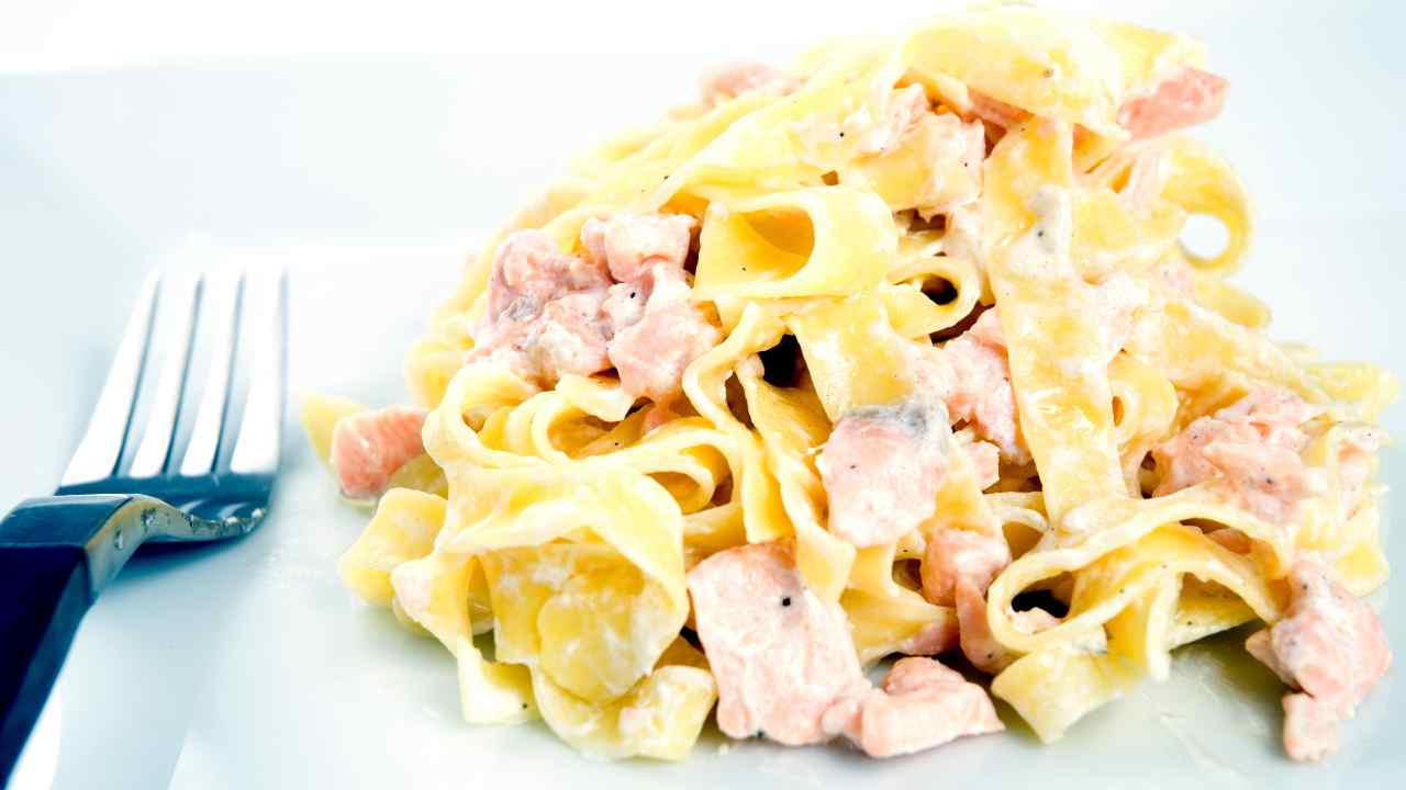 tagliatelle al salmone