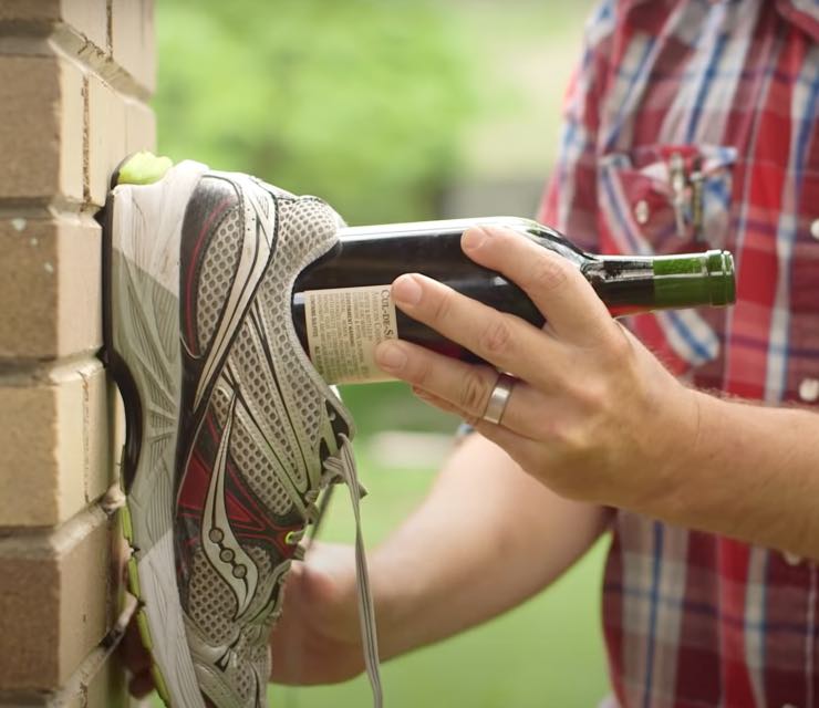 trucchetto vino con scarpa