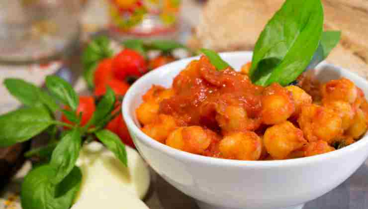 Gnocchi di ricotta conditi con salsa