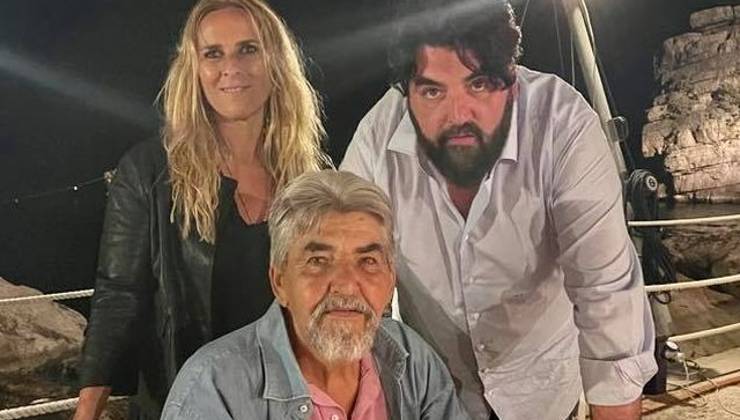 Antonino Cannavacciuolo insieme alla moglie Cinzia e al padre