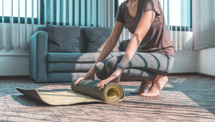 Ragazza che fa ginnastica