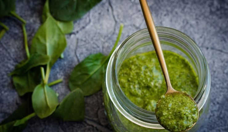 Pesto per insaporire il minestrone