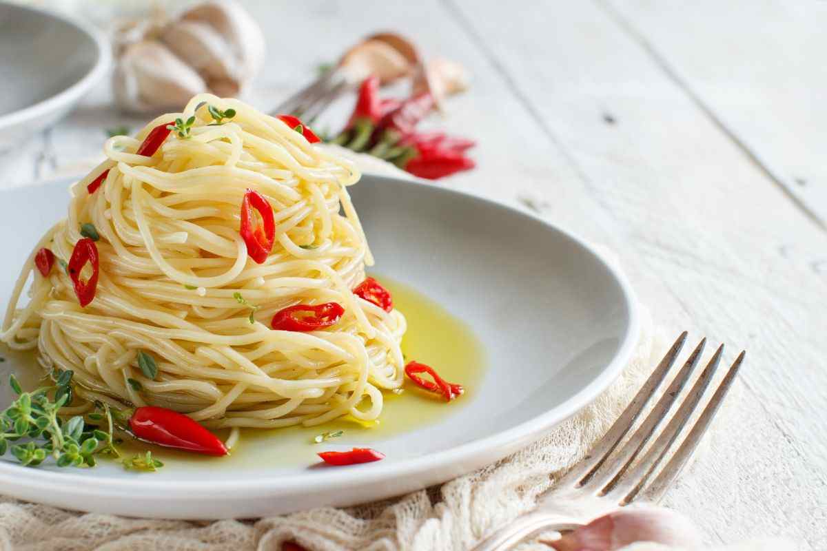 La ricetta perfetta per gli spaghetti aglio, olio e peperoncino