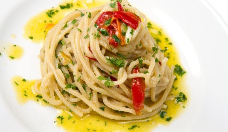 Cremosa rivisitazione degli spaghetti aglio, olio e peperoncino