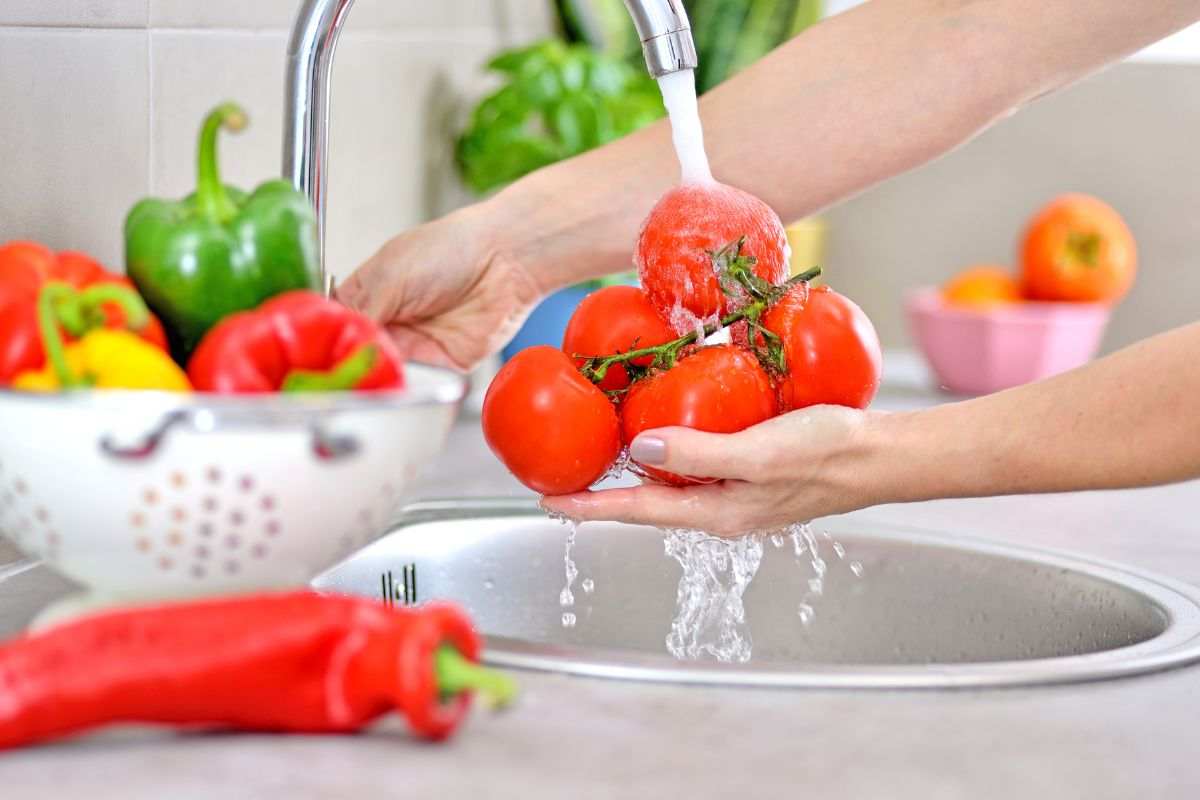 lavare verdura acqua e bicarbonato errore