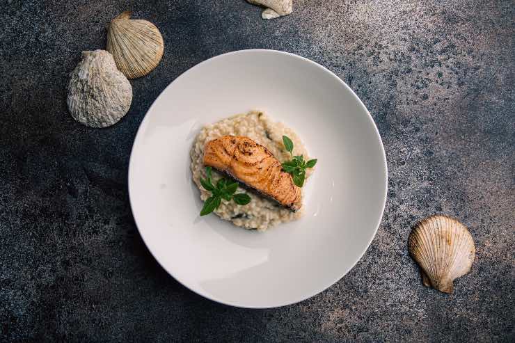 risotto al salmone, la ricetta per san Valentino