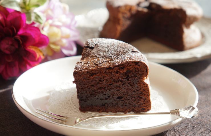 Torta yogurt greco e cioccolato ricetta