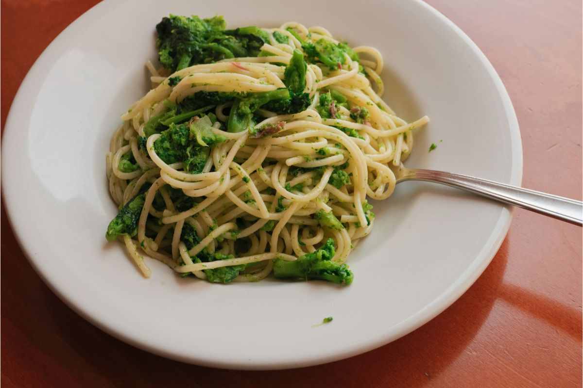 Ricetta spaghettoni con la cima di rapa