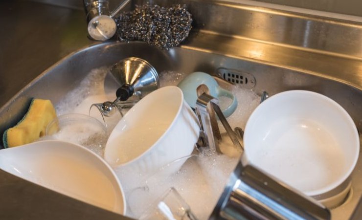 lavare piatti senza sapone