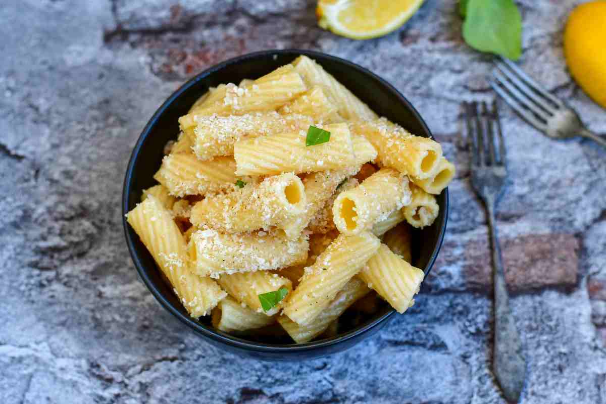 pasta cacio uova ricetta