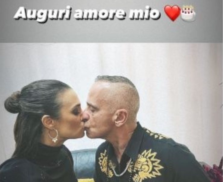 Eros Ramazzotti non si nasconde più