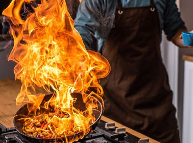 errore grave in cucina con padella