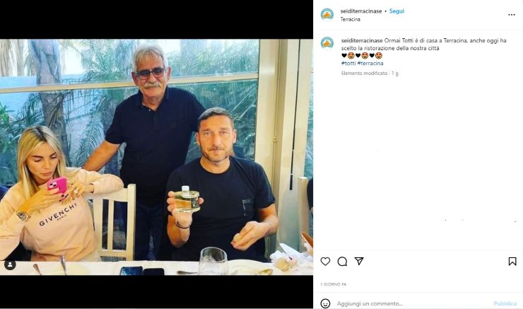 25 aprile di Francesco totti e Noemi bocchi