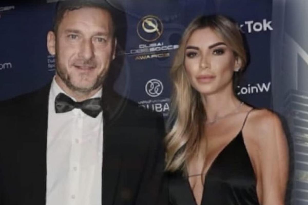 Totti Noemi ristorante insieme