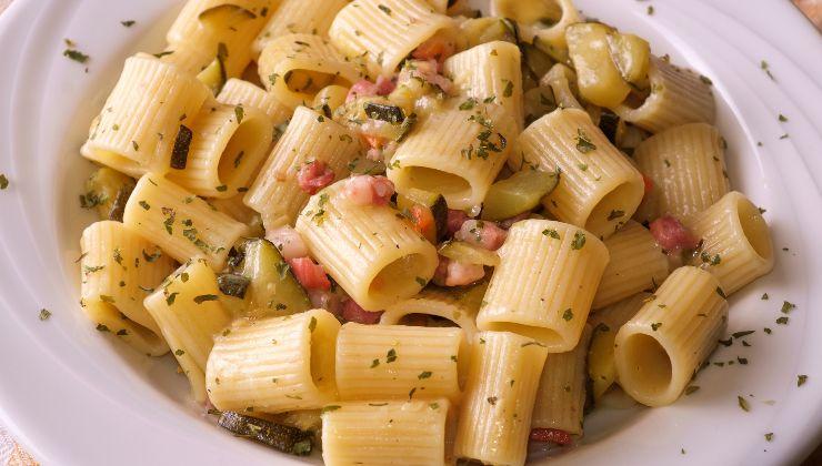 aglio olio peperoncino zucchine