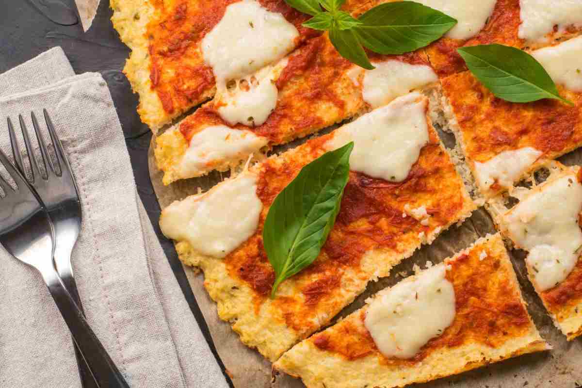 pizza con pane raffermo