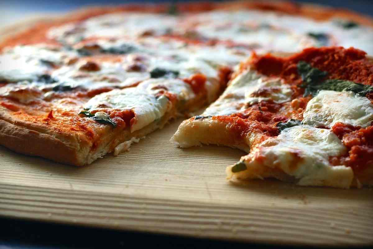 pizza margherita quante calorie