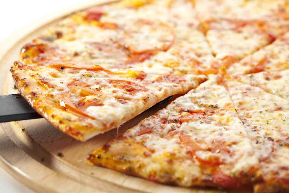 quante calorie ha la pizza margherita 