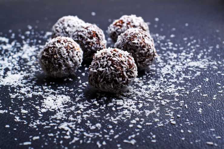 ricetta tartufini al cocco 4 ingredienti