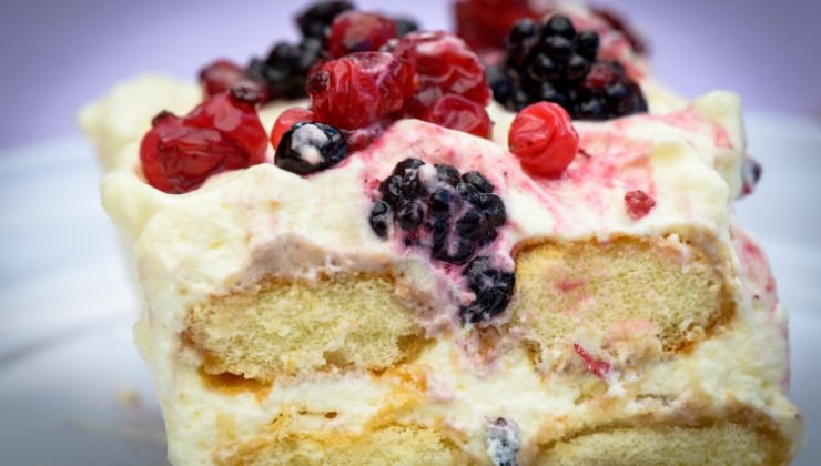 ricetta, tiramisù ai frutti di bosco