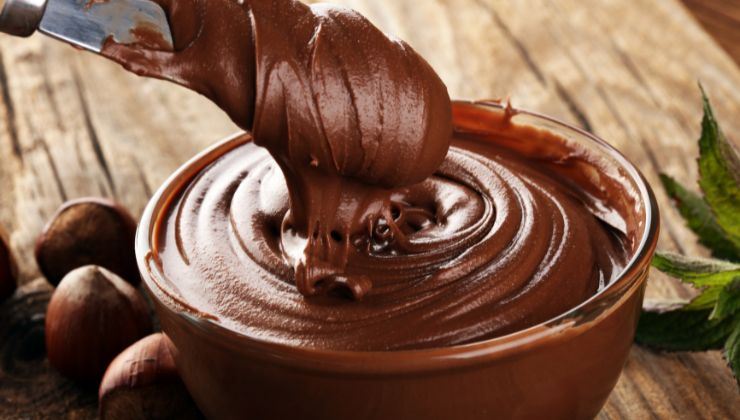 crema alla nocciola spalmabile fatta in casa